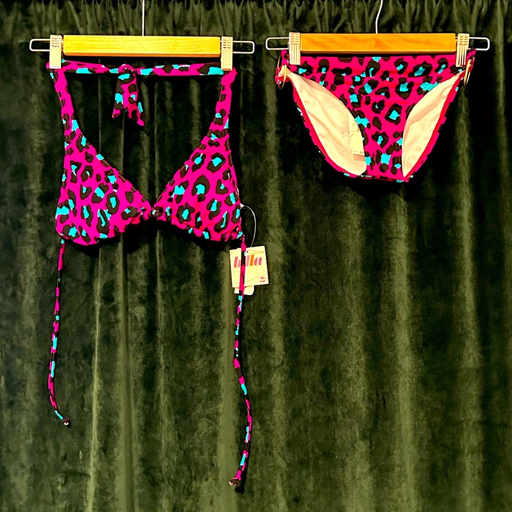 Billabong string bikini set, size small